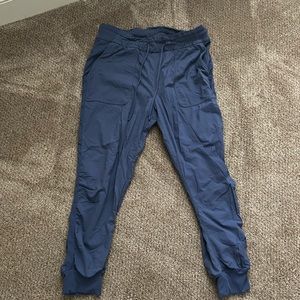 Lululemon crop joggers! Size 12